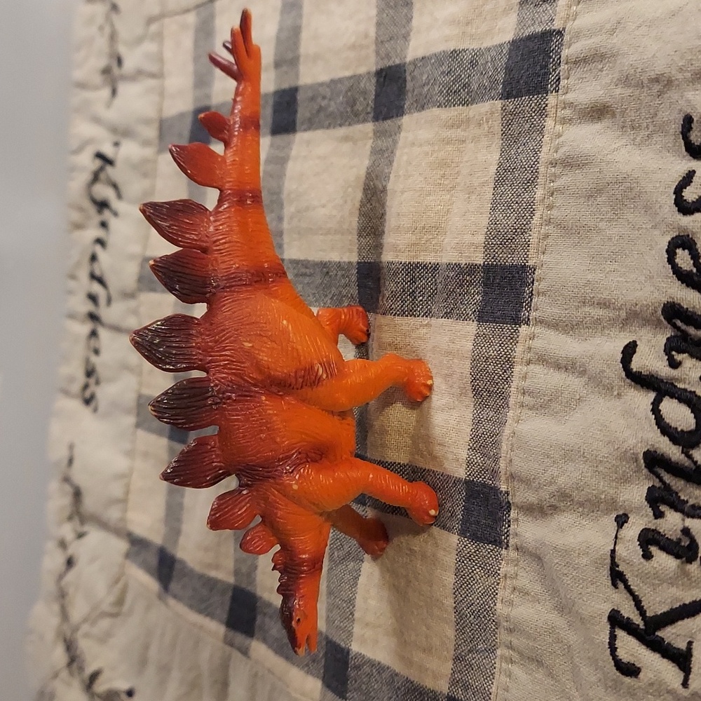 ❤️ Vintage 1997 Stegosaurus Dinosaur Figure